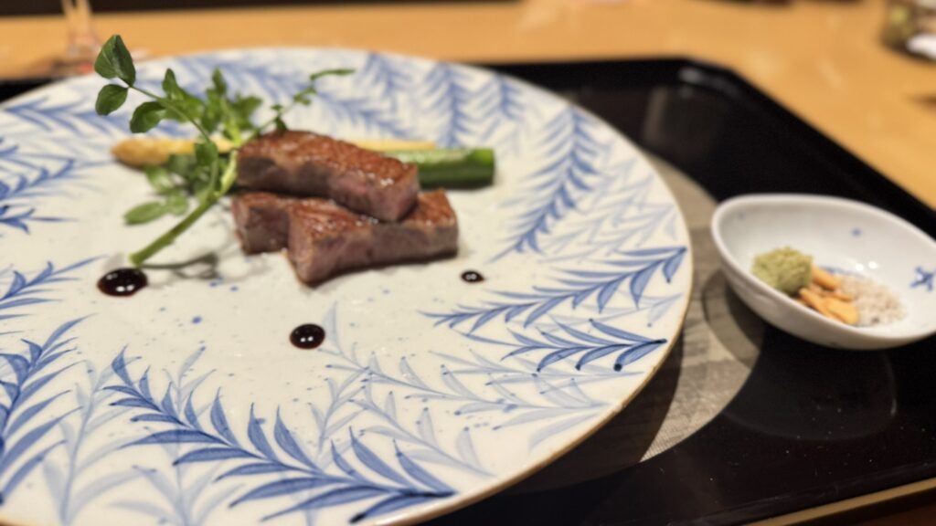 名月荘の夕食のメインのお肉