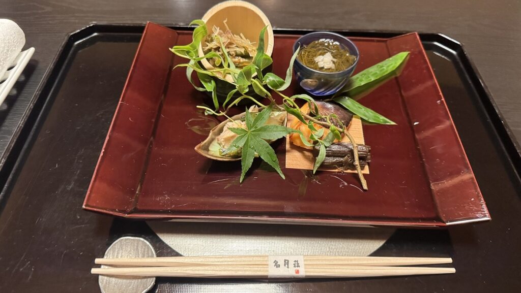 名月荘の夕食の前菜盛り合わせ